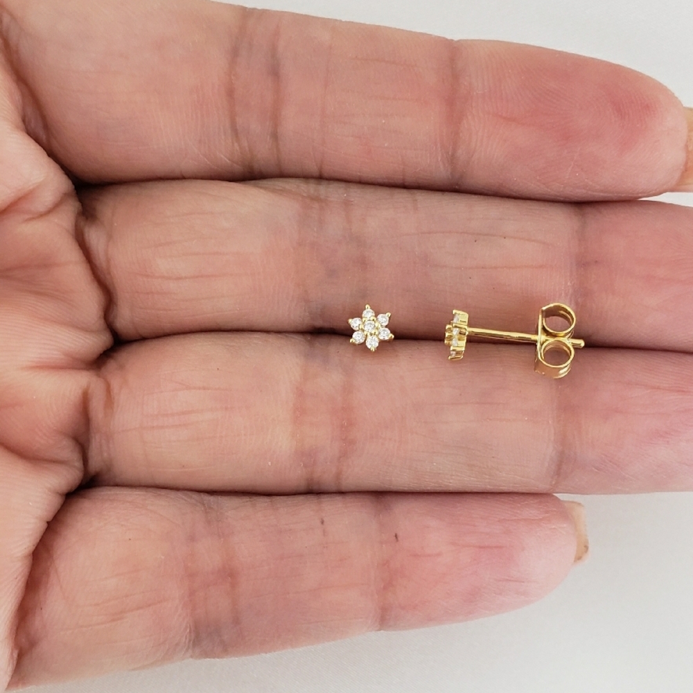925 Sterling Silver Flower Stud Earrings